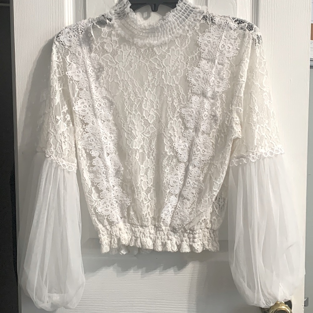 White lace long sleeve blouse